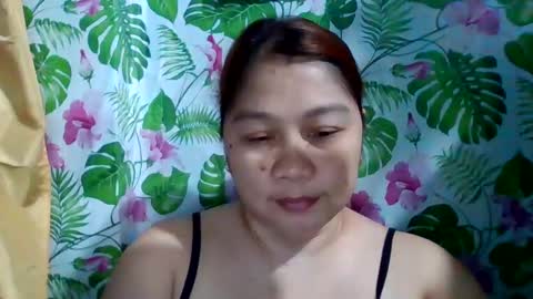 Snapshot of sweet_kayley chatting on December 17, 2:11 pm sweet_kayley online show from December 17, 2:11 pm