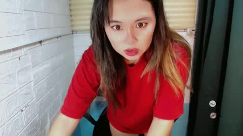 Snapshot of sweet_laika chatting on January 13, 6:16 am LAIKA online show from January 13, 6:16 am