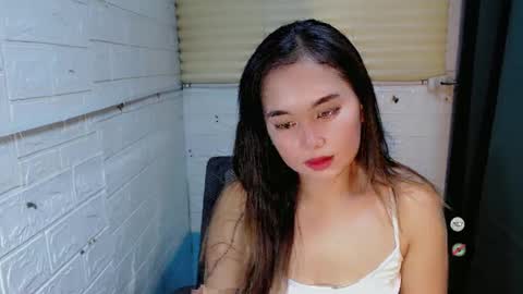 Snapshot of sweet_laika chatting on February 9, 7:48 am LAIKA online show from February 9, 7:48 am