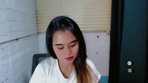 Snapshot of sweet_laika chatting on January 9, 5:13 am LAIKA online show from January 9, 5:13 am