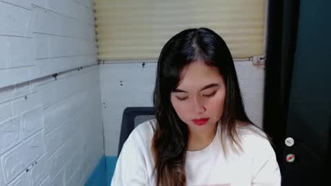 Snapshot of sweet_laika chatting on January 15, 2:49 am LAIKA online show from January 15, 2:49 am
