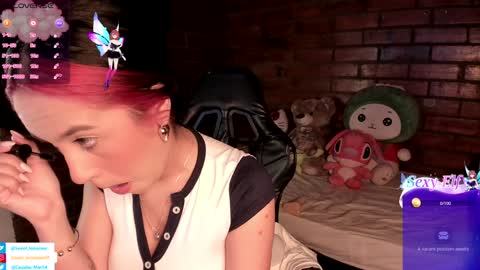 Snapshot of sweet_lemariee_ chatting on December 6, 9:49 am Lemarie online show from December 6, 9:49 am