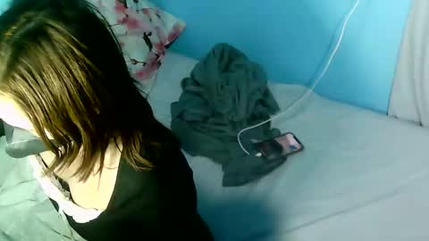 Snapshot of sweet_luna_26 chatting on September 15, 10:50 am Sweet online show from September 15, 10:50 am