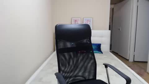 Anna online show from October 27, 6:52 pm