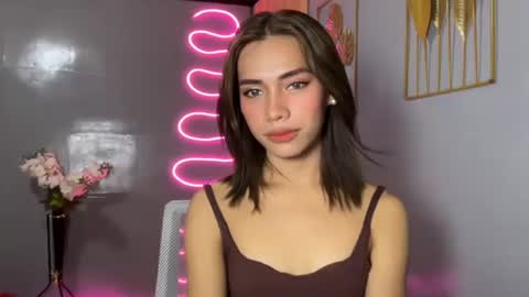 sweet_nikki03 online show from April 23, 10:11 pm