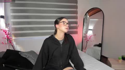 Sweet Obsession online show from September 29, 7:35 pm