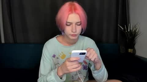 Snapshot of sweet_peach__ chatting on September 20, 8:45 pm kira online show from September 20, 8:45 pm