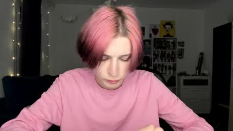 kira online show from January 11, 8:04 pm