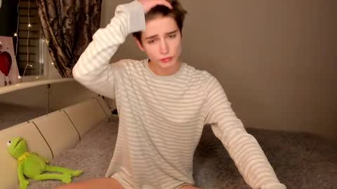 Snapshot of sweet_peach__ chatting on March 3, 7:07 pm kira online show from March 3, 7:07 pm