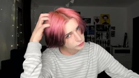 kira online show from December 18, 4:46 pm