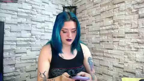 Snapshot of sweet_poison30 chatting on February 19, 8:10 pm LAUREN online show from February 19, 8:10 pm