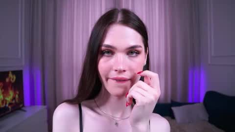 Snapshot of sweet_reverie chatting on March 10, 11:01 am Vanessa online show from March 10, 11:01 am