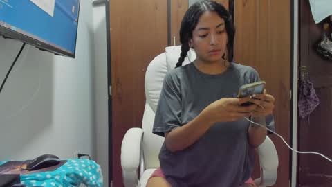 Snapshot of sweet_robyn chatting on January 7, 10:08 pm sweet_robyn online show from January 7, 10:08 pm