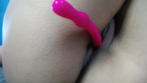 Snapshot of sweet_skylove_ chatting on March 3, 8:00 pm Adriana online show from March 3, 8:00 pm