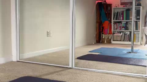 Heidi Brenner - Please check bio for schedule  FAQ online show from March 23, 2:11 pm