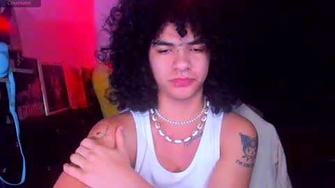 Snapshot of sweet_vond chatting on March 1, 2:59 am Steven independent model online show from March 1, 2:59 am