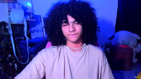 Snapshot of sweet_vond chatting on February 25, 4:03 am Steven independent model online show from February 25, 4:03 am