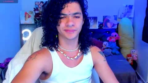 Snapshot of sweet_vond chatting on March 6, 8:16 pm Steven independent model online show from March 6, 8:16 pm