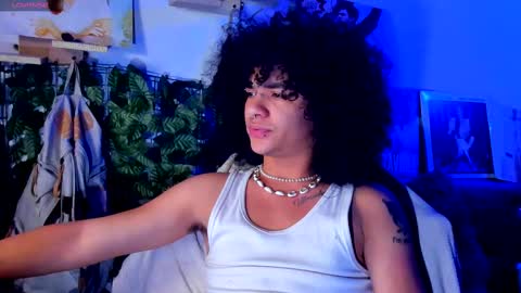 Snapshot of sweet_vond chatting on March 6, 5:24 am Steven independent model online show from March 6, 5:24 am