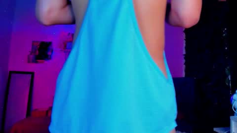 Snapshot of sweet_vond chatting on September 16, 4:37 am Steven independent model online show from September 16, 4:37 am