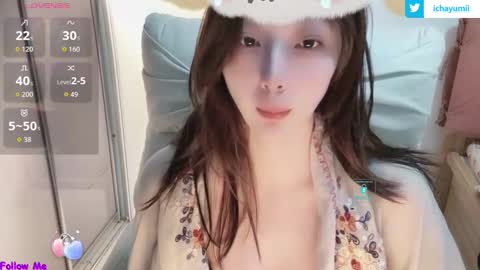 sweet_yumiq online show from October 8, 11:38 am
