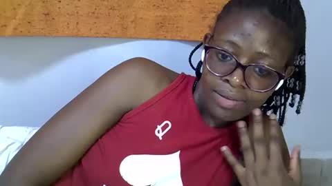 sweet_zarah online show from March 23, 10:31 am