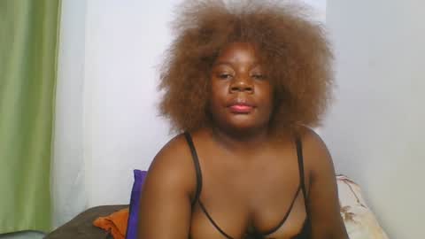 Snapshot of sweetafricangal chatting on February 26, 1:25 am NASHA online show from February 26, 1:25 am