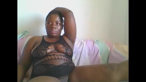 Snapshot of sweetafricangal chatting on February 12, 11:51 am NASHA online show from February 12, 11:51 am