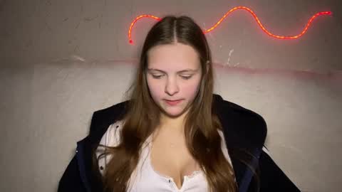 ELYA online show from January 31, 8:17 pm