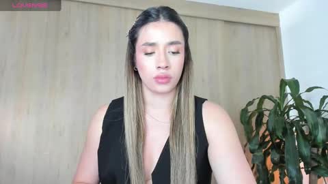Snapshot of sweetann08 chatting on January 30, 8:42 pm Camila online show from January 30, 8:42 pm