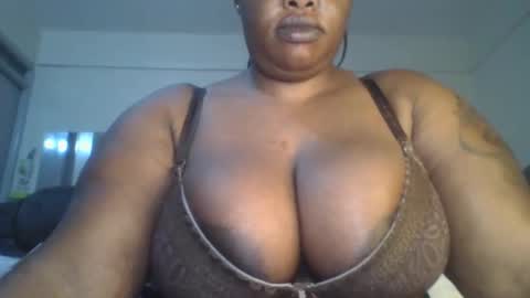 sweetbaby46 online show from April 9, 3:32 am