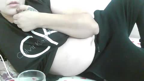 Snapshot of sweetbby09 chatting on September 18, 7:01 am Vanesa online show from September 18, 7:01 am