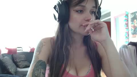 Snapshot of sweetbella_444 chatting on September 15, 9:16 pm Bella online show from September 15, 9:16 pm