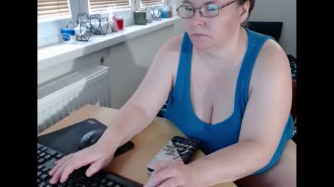 Snapshot of sweetboobs85h chatting on March 12, 2:23 pm Sweetboobs85h online show from March 12, 2:23 pm