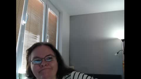 Sweetboobs85h online show from May 23, 9:16 am