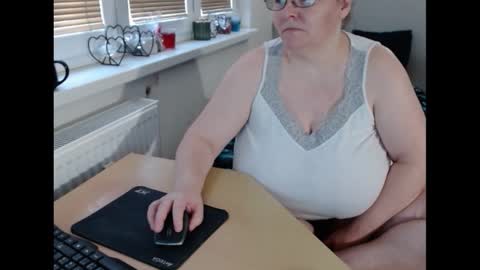 Snapshot of sweetboobs85h chatting on February 22, 12:51 pm Sweetboobs85h online show from February 22, 12:51 pm