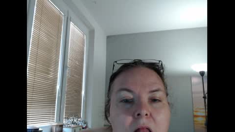 Sweetboobs85h online show from March 30, 9:42 am