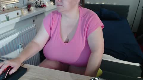 Sweetboobs85h online show from November 16, 6:54 pm