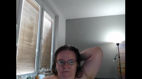 Sweetboobs85h online show from April 24, 7:10 am