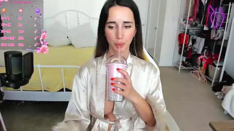 Snapshot of sweetbuttocks chatting on February 15, 6:23 pm Anna online show from February 15, 6:23 pm