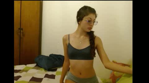 sweetcalm_ online show from March 7, 3:50 am