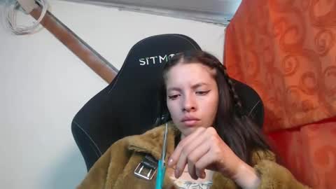 Snapshot of sweetdam12 chatting on February 25, 7:16 pm sweetdam12 online show from February 25, 7:16 pm