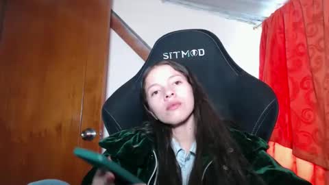 Snapshot of sweetdam12 chatting on March 10, 8:12 pm sweetdam12 online show from March 10, 8:12 pm