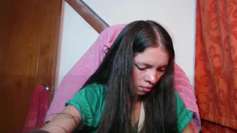 Snapshot of sweetdam12 chatting on January 27, 8:07 pm sweetdam12 online show from January 27, 8:07 pm
