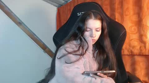 Snapshot of sweetdam12 chatting on February 22, 1:11 am sweetdam12 online show from February 22, 1:11 am