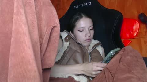Snapshot of sweetdam12 chatting on February 22, 10:20 pm sweetdam12 online show from February 22, 10:20 pm