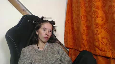 Snapshot of sweetdam12 chatting on February 5, 12:31 am sweetdam12 online show from February 5, 12:31 am
