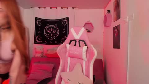 Snapshot of sweetdeemon chatting on December 19, 4:02 am Vernica Help me to reach 80 likes thank you online show from December 19, 4:02 am