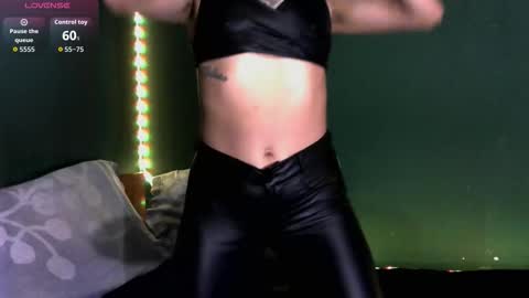 carolayn  online show from November 17, 10:18 am