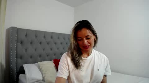 Snapshot of sweetfantasyy69 chatting on September 21, 11:47 am sweef online show from September 21, 11:47 am